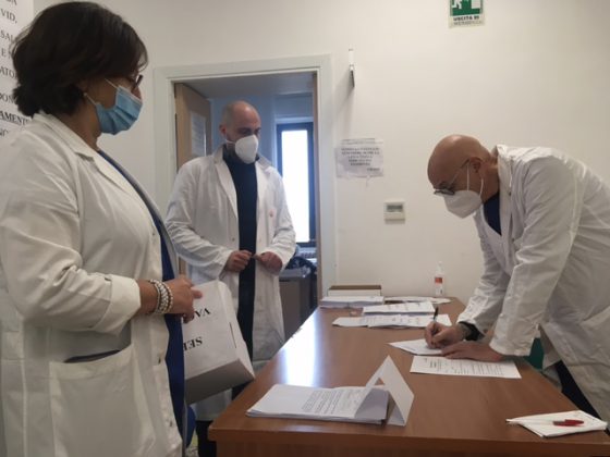 V-day, il giorno della svolta nella lotta al covid-19: ecco le immagini e le voci. Ora la vaccinazione di massa - Corriere Salentino
