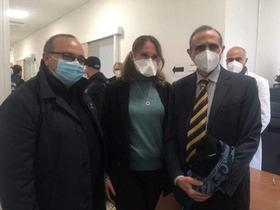 V-day, il giorno della svolta nella lotta al covid-19: ecco le immagini e le voci. Ora la vaccinazione di massa - Corriere Salentino