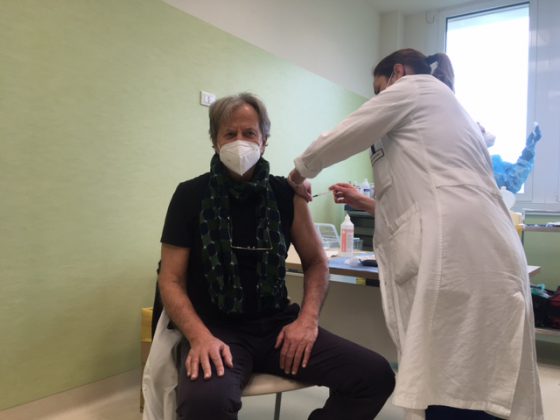 V-day, il giorno della svolta nella lotta al covid-19: ecco le immagini e le voci. Ora la vaccinazione di massa - Corriere Salentino