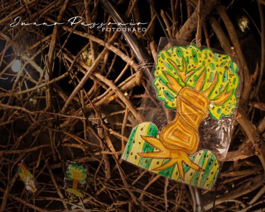 Fatto di scarti e "abitabile", a Melpignano un Albero di Natale fiabesco che invita alla riflessione - Corriere Salentino