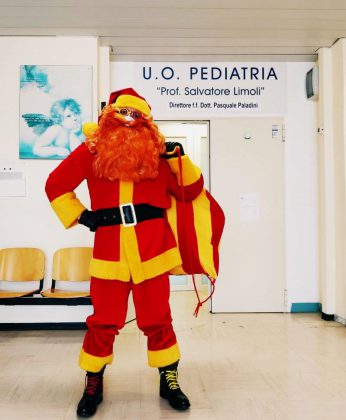 Babbo Natale GialloRosso porta i doni ai bimbi ricoverati al Fazzi - Corriere Salentino