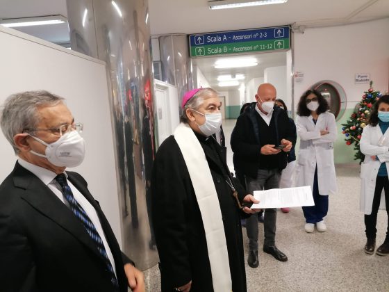 Seccia benedice la natività all’Ospedale Vito Fazzi - Corriere Salentino