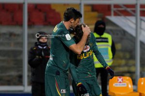Finalmente tre punti per i giallorossi. Lecce-Vicenza 2-1 - Corriere Salentino