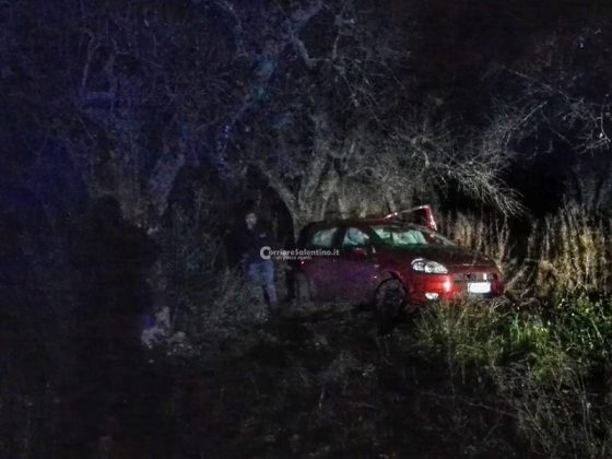 Fuori strada con l'auto, violento schianto contro un albero: due feriti in ospedale - Corriere Salentino
