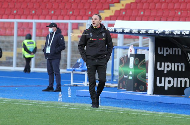 Finalmente tre punti per i giallorossi. Lecce-Vicenza 2-1 - Corriere Salentino