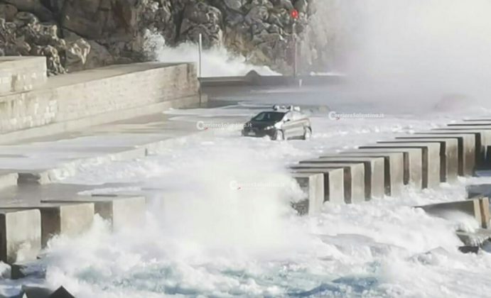 Al loro passaggio cadono due alberi, miracolate due sorelle. Danni da maltempo in tutta la provincia - Corriere Salentino