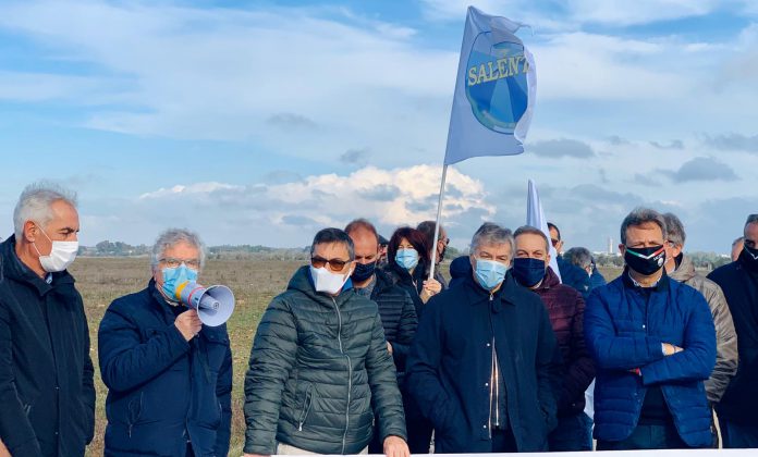 Mobilitazione contro il fotovoltaico sui terreni agricoli. Pagliaro e Gabellone : “Chiederemo audizione in Regione” - Corriere Salentino