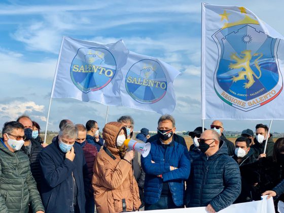 Mobilitazione contro il fotovoltaico sui terreni agricoli. Pagliaro e Gabellone : “Chiederemo audizione in Regione” - Corriere Salentino