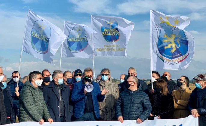 Mobilitazione contro il fotovoltaico sui terreni agricoli. Pagliaro e Gabellone : “Chiederemo audizione in Regione” - Corriere Salentino