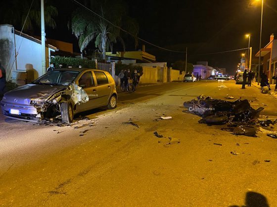 Tremendo schianto tra auto e moto nel centro del paese: nulla da fare per un 36enne - Corriere Salentino