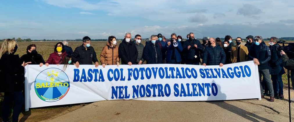 Mobilitazione contro il fotovoltaico sui terreni agricoli. Pagliaro e Gabellone : “Chiederemo audizione in Regione” - Corriere Salentino