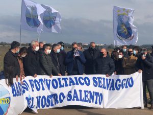Mobilitazione contro il fotovoltaico sui terreni agricoli. Pagliaro e Gabellone : “Chiederemo audizione in Regione” - Corriere Salentino