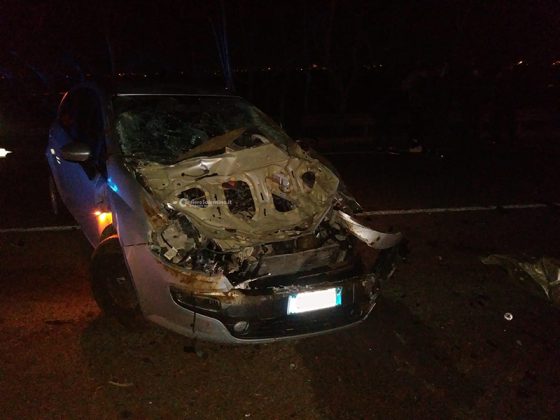 Schianto sulla statale 274, trattore si ribalta dopo lo scontro con un’auto - Corriere Salentino