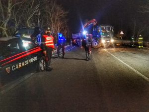 Schianto sulla statale 274, trattore si ribalta dopo lo scontro con un’auto - Corriere Salentino