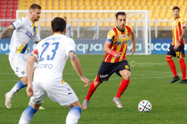 Lecce-Frosinone 2-2, beffa nei minuti finali per i giallorossi - Corriere Salentino