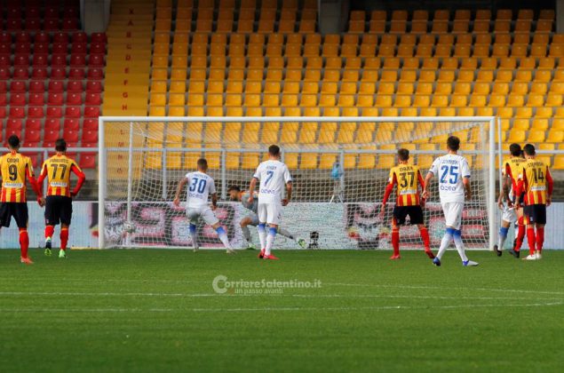 Lecce-Frosinone 2-2, beffa nei minuti finali per i giallorossi - Corriere Salentino