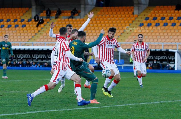 Finalmente tre punti per i giallorossi. Lecce-Vicenza 2-1 - Corriere Salentino