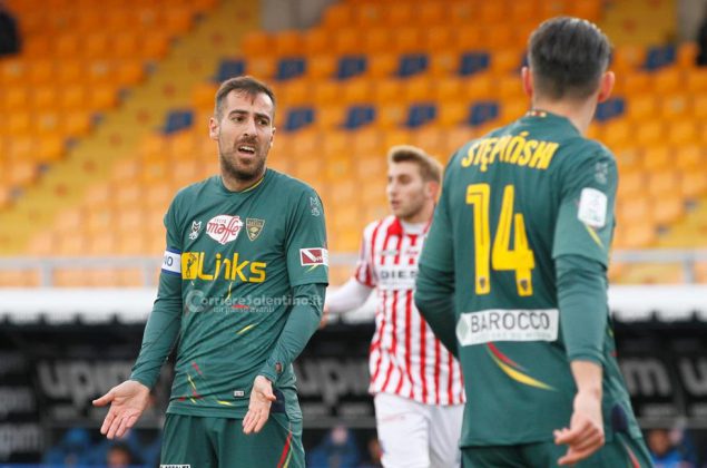 Finalmente tre punti per i giallorossi. Lecce-Vicenza 2-1 - Corriere Salentino