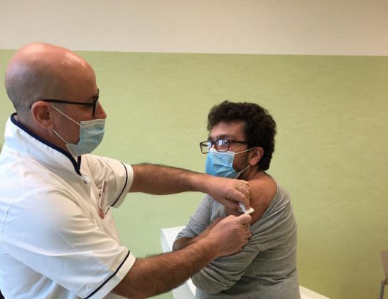 Vaccino anti covid, prosegue la somministrazione, Lopalco: “Si lavora a pieno ritmo nei presidi ospedalieri pugliesi” - Corriere Salentino