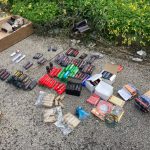 Tra i rifiuti spunta un cartone pieno zeppo di fuochi pirici, sequestro e indagini ad Otranto - Corriere Salentino