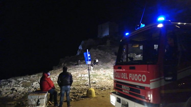 Precipita dalla scogliera di Santa Caterina, paura per una 59enne: recuperata dopo un lungo intervento - Corriere Salentino