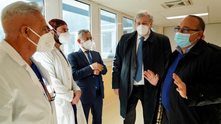 Attivati 16 posti letto al DEA, Emiliano: “Raddoppio di posti. Seconda ondata 20 volte più forte” - Corriere Salentino