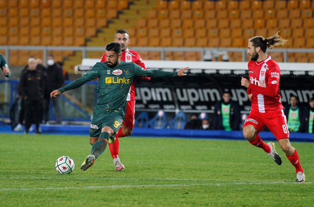 Tra Lecce e Monza finisce a reti inviolate - Corriere Salentino