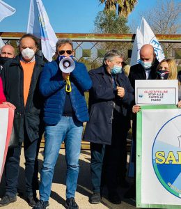Sit-in di protesta del MRS: i consorzi di bonifica non devono più vessare i cittadini - Corriere Salentino