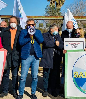 Sit-in di protesta del MRS: i consorzi di bonifica non devono più vessare i cittadini - Corriere Salentino