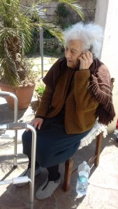 Due sorelle gemelle festeggiano il compleanno e spengono insieme 100 candeline! - Corriere Salentino