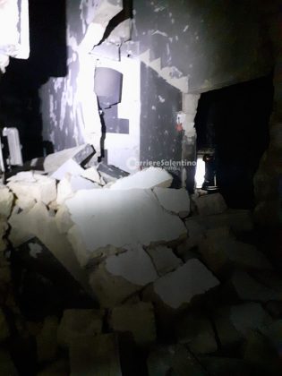 Boato nella notte, crolla abitazione nelle campagne di Galatina: scattano le ricerche sotto le macerie - Corriere Salentino