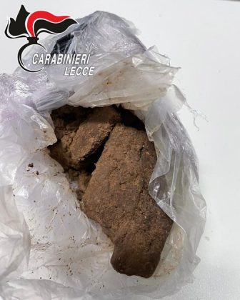 Consegna marijuana nelle mani dei carabinieri, nell'armadio oltre 300 grammi di eroina: in arresto - Corriere Salentino