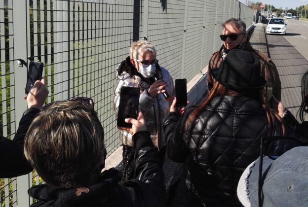 “Ai parenti vietato entrare, ma la fiction si può girare!”: la protesta va in scena anche domani - Corriere Salentino