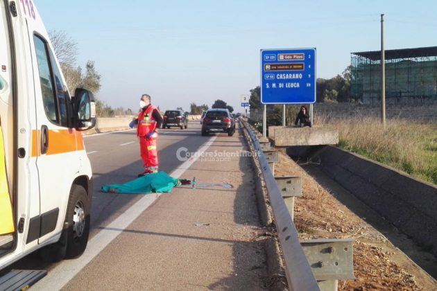Travolto da auto pirata sulla statale: muore ciclista 45enne. Si costituisce responsabile - Corriere Salentino