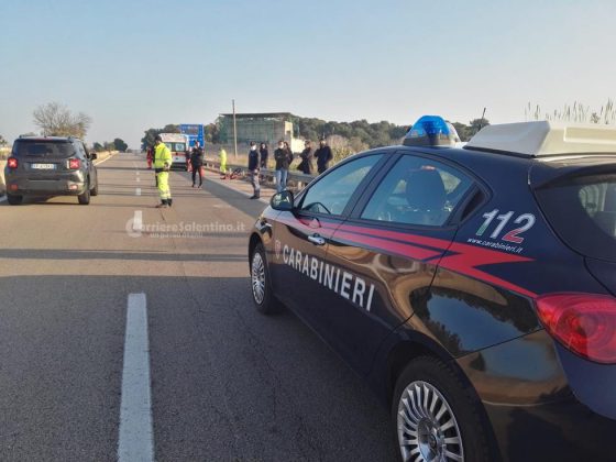 Travolto da auto pirata sulla statale: muore ciclista 45enne. Si costituisce responsabile - Corriere Salentino