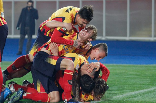 I giallorossi escono alla distanza, 3-1 tra Lecce e Cosenza - Corriere Salentino