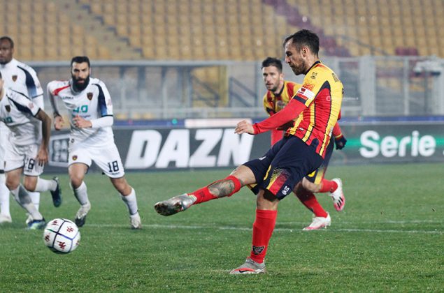 I giallorossi escono alla distanza, 3-1 tra Lecce e Cosenza - Corriere Salentino