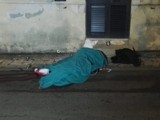 Femminicidio per strada: donna ammazzata a coltellate, si cerca l'ex compagno - Corriere Salentino