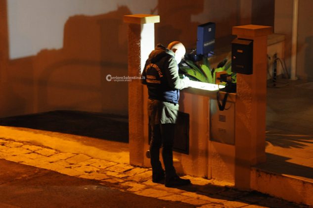 Femminicidio per strada: donna ammazzata a coltellate, si cerca l'ex compagno - Corriere Salentino