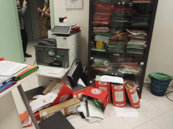 Armati di pistola irrompono nello studio dell’ex sindaco: banditi in fuga con 20mila euro - Corriere Salentino