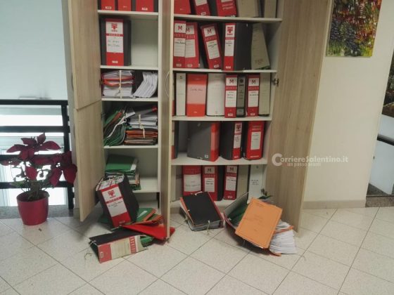 Armati di pistola irrompono nello studio dell’ex sindaco: banditi in fuga con 20mila euro - Corriere Salentino