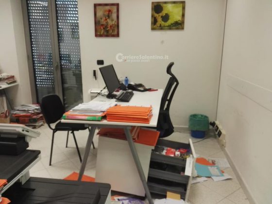 Armati di pistola irrompono nello studio dell’ex sindaco: banditi in fuga con 20mila euro - Corriere Salentino