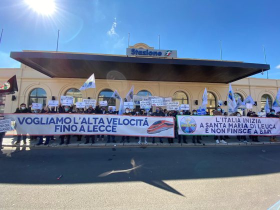 Sit-in davanti alla stazione, Pagliaro: “L'alta velocità deve arrivare a Lecce” - Corriere Salentino