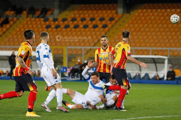 I giallorossi si fanno raggiungere nel finale contro il Brescia, 2-2 al Via del Mare - Corriere Salentino