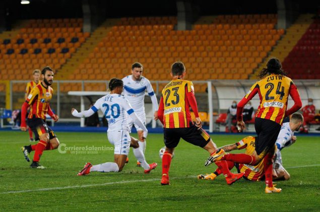 I giallorossi si fanno raggiungere nel finale contro il Brescia, 2-2 al Via del Mare - Corriere Salentino