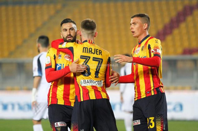 I giallorossi escono alla distanza, 3-1 tra Lecce e Cosenza - Corriere Salentino