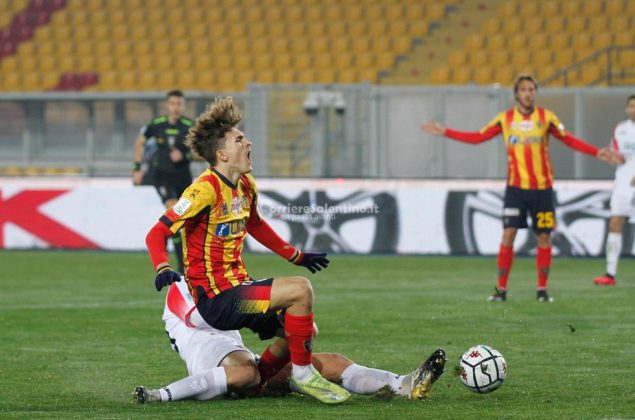 I giallorossi escono alla distanza, 3-1 tra Lecce e Cosenza - Corriere Salentino