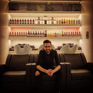 Parrucchiere 30enne ricoverato con il Covid: "Ho febbre da 15 giorni ma ora va meglio. Ho temuto di non farcela" - Corriere Salentino