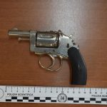 Nella casa al mare per sfuggire all'arresto: spunta un arsenale nel mobile della cucina. Preso 40enne - Corriere Salentino