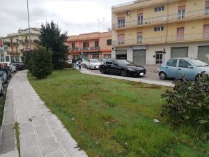 Auto incolonnate per effettuare il tampone al drive-in, in molti vanno via: "È una vergogna, abbiamo atteso quattro ore" - Corriere Salentino